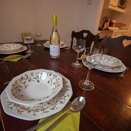 Castle Hillside Апартаменты