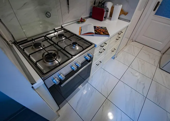 Castle Hillside Apartament